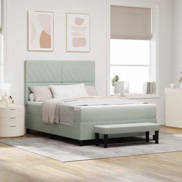 vidaXL Kiemas lova su čiužiniu Šviesiai pilka 140 x 200 cm Aksomas